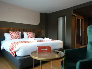 NW 4896 Theater Hotel @ Samnakkham