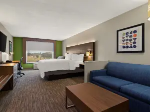 Holiday Inn Express & Suites Okmulgee