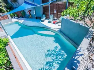 Loka Santi 14 - Beachfront penthouse with sea view