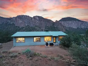 Highway 141 Retreat (WI-FI) with Big Deck and Endless Wilderness