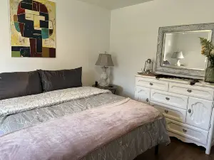 Spring River Waterfront Cabin - Walking Distance to Downtown Hardy & Loberg Park