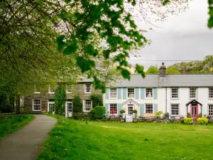 Ty Afon - River House