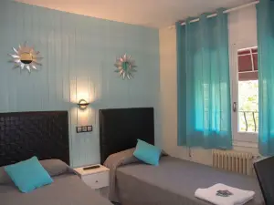 Hostal Emporda