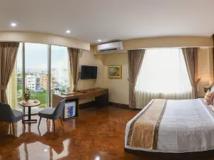 New Wave Hotel
