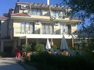 Family Hotel Muses