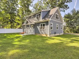 햇빛이 비치는 은신처 - 레이크와 Wickaboag까지 걸어서!