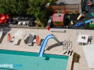 Perla Marina Apartments