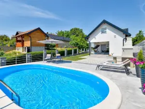 Nice Home in Varazdin Breg with Sauna, Wifi and Outdoor Swimming Pool