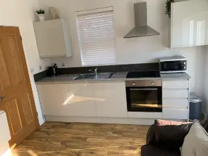 Modern 1-Bed Apartment in Caldicot, Self Check IN