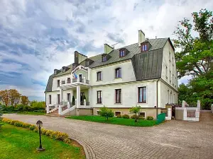 Hotel Pałac w Myślęcinku
