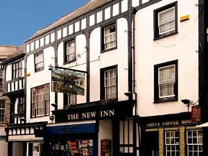 The New Inn by Roomsbooked