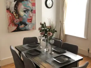 Neat House Next to Medway Maritime Hospital