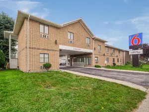 Motel 6 Windsor, on