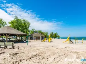 Sodus Point Vacation Rental Steps to Lake Ontario