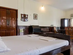 Bentleys Hotel