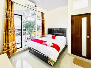 RedDoorz @ Orien Guesthouse Pematang Siantar