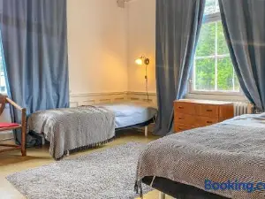 Gorgeous Home in Finspång with Wifi