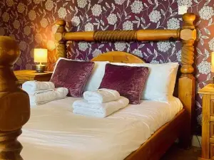 The Royal Oak Hotel