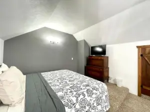 Sierra Mountain Lodge - Vacation Rentals - Yosemite