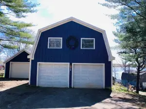 Lake Side Guest Suite