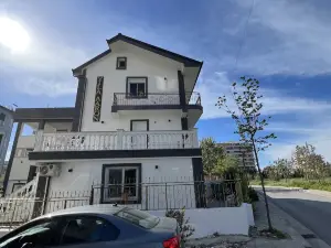 Vila Aaron