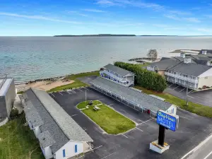 Bayview Lakefront Inn