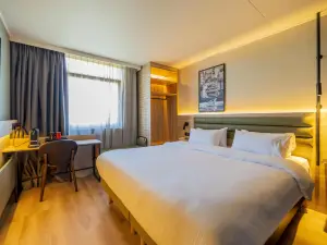 カンパニール ホテル & レストラン ブレダ