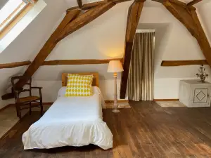 Gîte des Viollières - 18th Century French country elegance in large private park