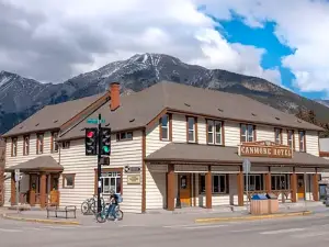 Party Hostel- Canmore Hotel Hostel