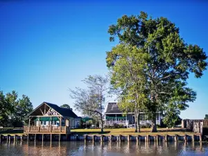 A Chateau on the Bayou Bed & Breakfast