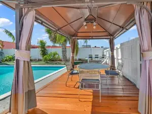 The Blue Villa - Luxury Clearwater by BlueBellaEstate