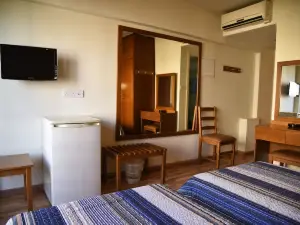 Elysso Hotel
