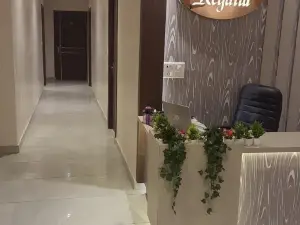 Goroomgo Hotel Regalia Budaun