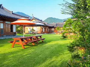 Suncheon Sagyejeol Haeoreum Hanok Pension