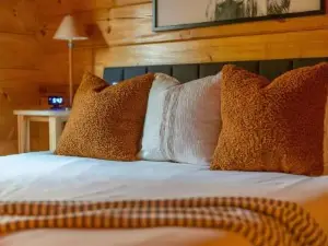 Fully Stocked Cabin Retreat w/ Game Room & Pond!