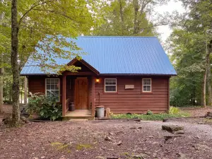 Your Own Private Lake ~ Secluded Cabin In The Woods ~ Romantic Retreat!
