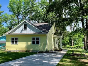 Sunflower House on Lake Wissota