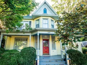 วชิตอง สตรีท ควอร์เตอร์ส