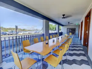 Lakes and Ocean Hotel Forster