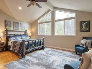 River Meadows by AvantStay Near River w Hot Tub Access to Private Boat Ramp