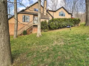 Nashville Area Family Getaway w/ Private Pool!