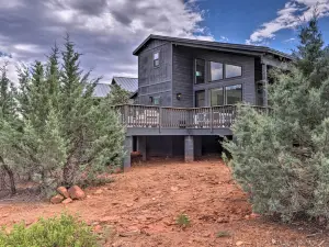 Fire Pit, Deck & Mtn Views: Upscale Pine Cabin!