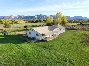 Cortez Retreat w/ Office & Stunning Mtn Views