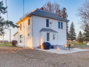 Barnes City House ~ 3 Mi to Hunting & Fishing!