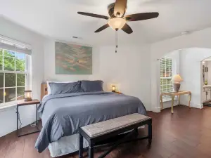 Lake Hideaway Waterfront Condo w/ Resort Perks!