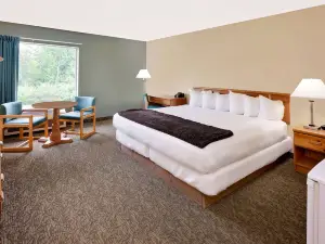 Days Inn by Wyndham Cadillac