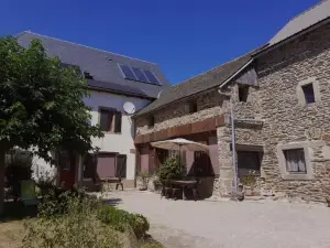 Chambres d'Hôtes Coeur de Bastié et Ranch du Lévézou