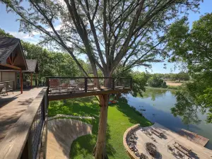 Treetop River Cabins on the Guadalupe River