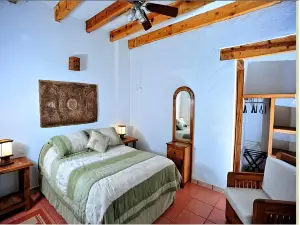 Casa d'Lobo Hotel Boutique