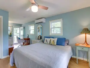 Lakefront Cottage by Little Golden Gate Bridge